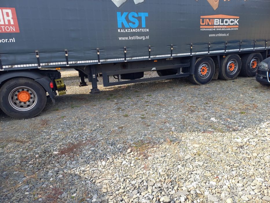 Schmitz remorca semiremorca camion