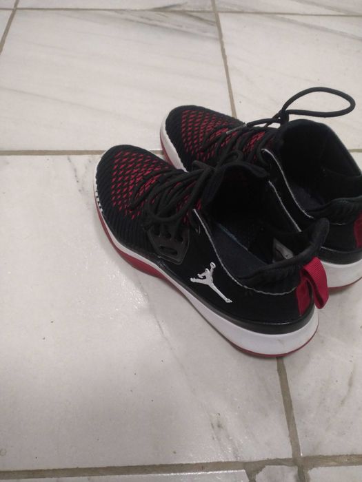 Оригинални маратонки 40номер