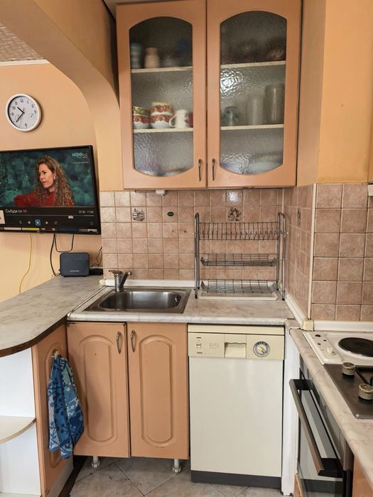 Кухня   + елекрически уреди