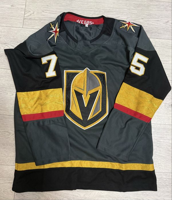 Продам хоккейную майку