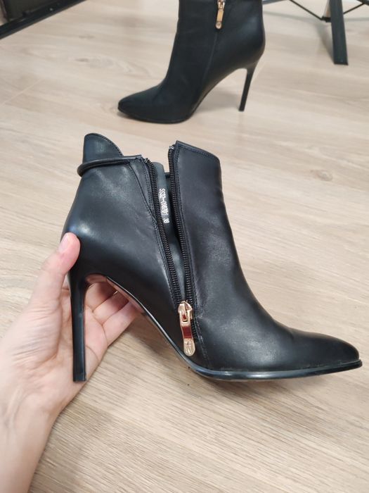 Продам кожаные ботильоны