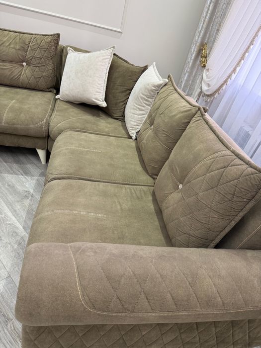 Продается угловой диван в хорошем состоянии