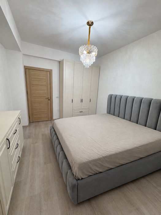 Proprietar vand apartament cu 2 camere decomandat, loc de parcare inclus