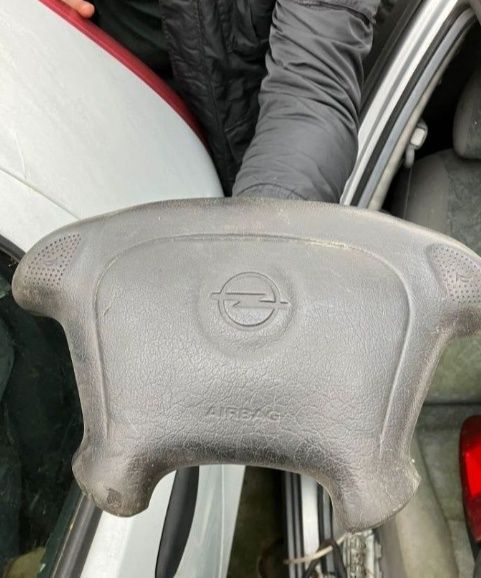 Vand lot corsa b , tot 150 lei