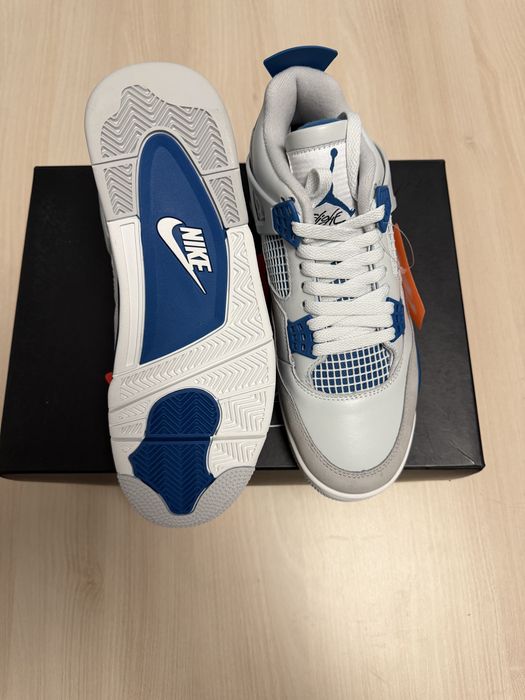 Jordan 4 Military Blue