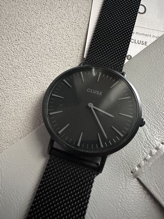 Ceas Cluse negru