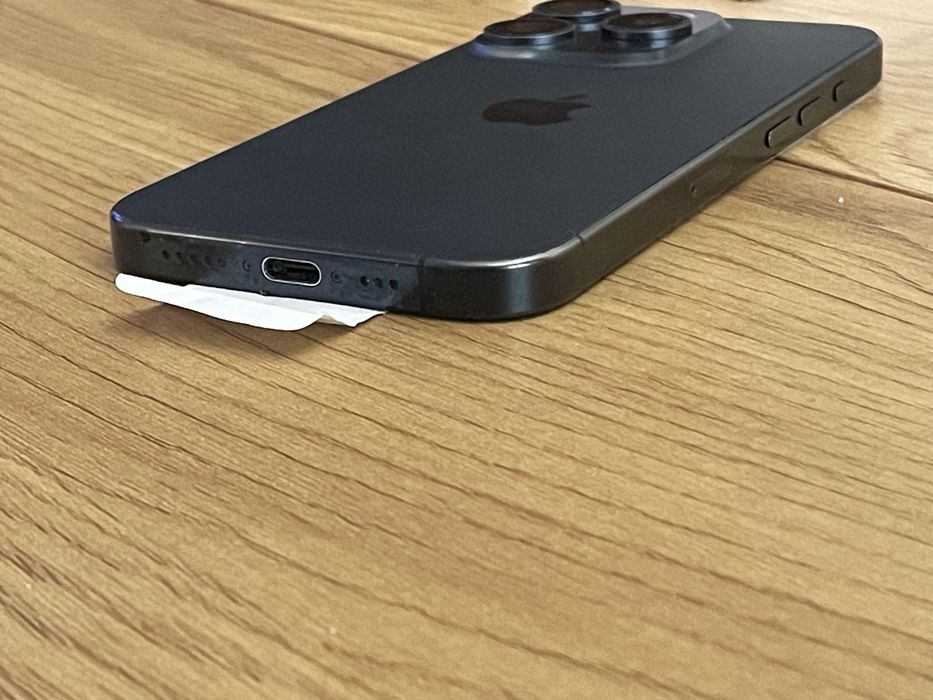 Бартер iPhone 15 pro 128gb 100% син