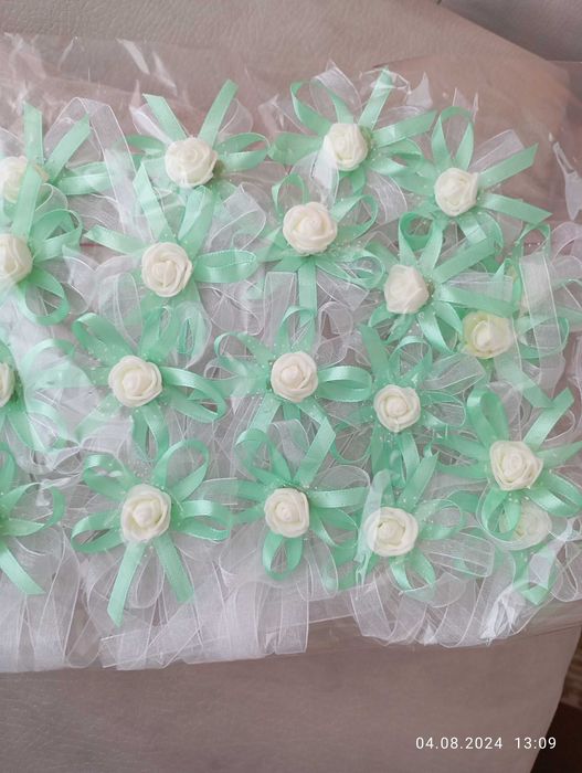 Сватбени бутониери цвят мента