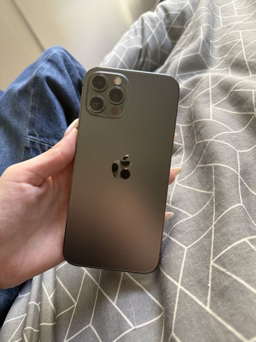 Запазен Iphone 12 pro