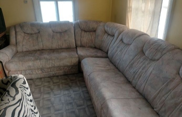 Продам диван угловой с креслом