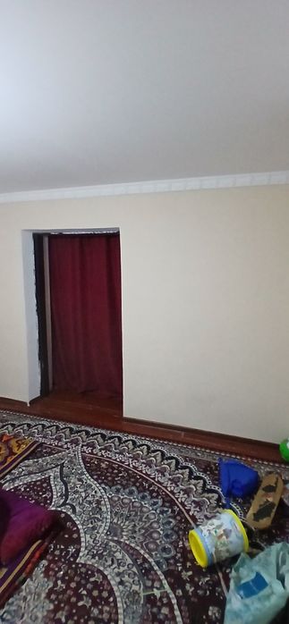 срочно Уй сотилади,газ свет сув  wi fi бор.