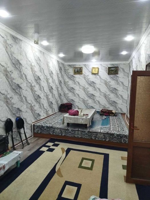 Karmana tumani "Malikrabot" qo'rg'oni hovli sotiladi