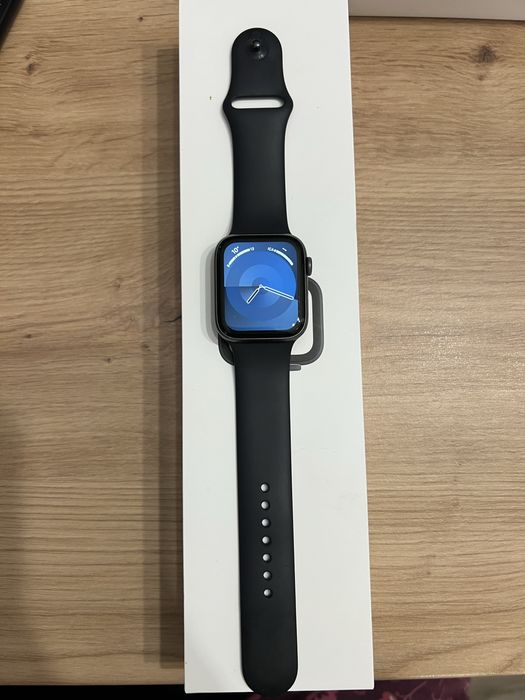 Apple Watch 4, 44 MM, Carcasa Midnight M/L