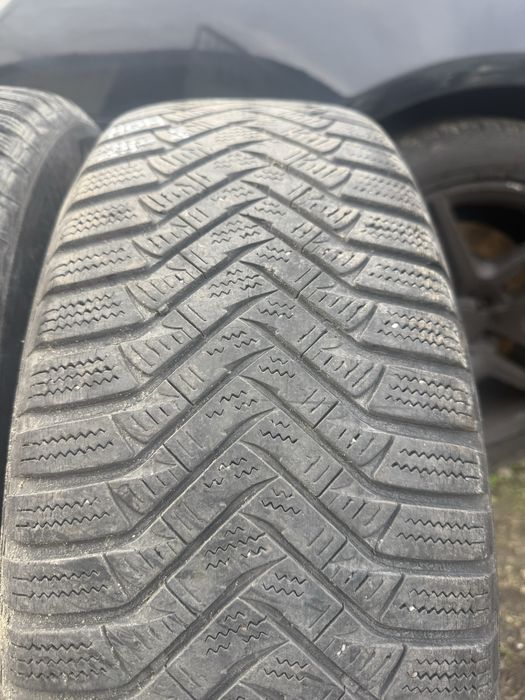 2 броя зимни гуми Laufen 235/65 R17 Dot 2718 ном 211