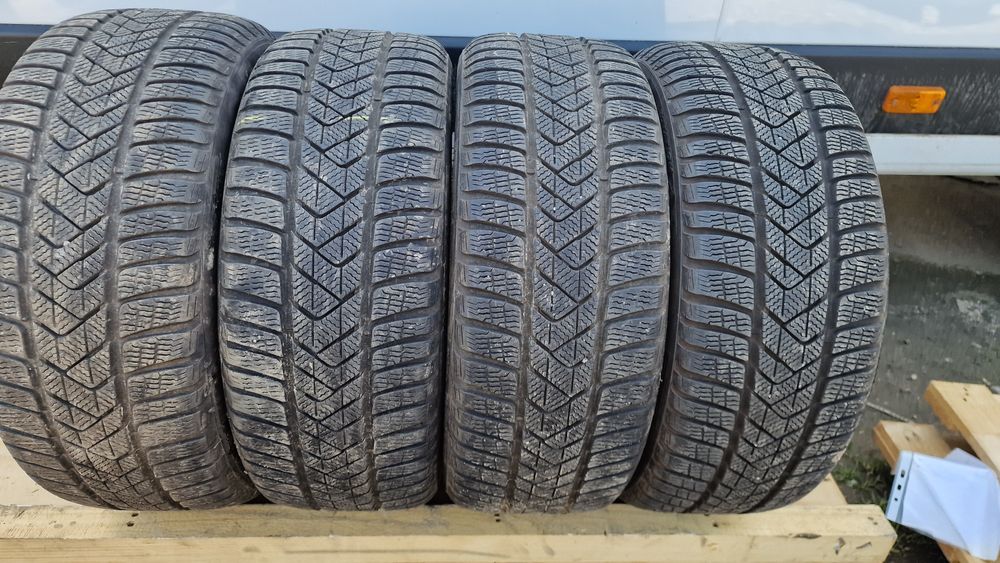 Anvelope 225/45R18 marca Pirelli, DOT 2022,M+S