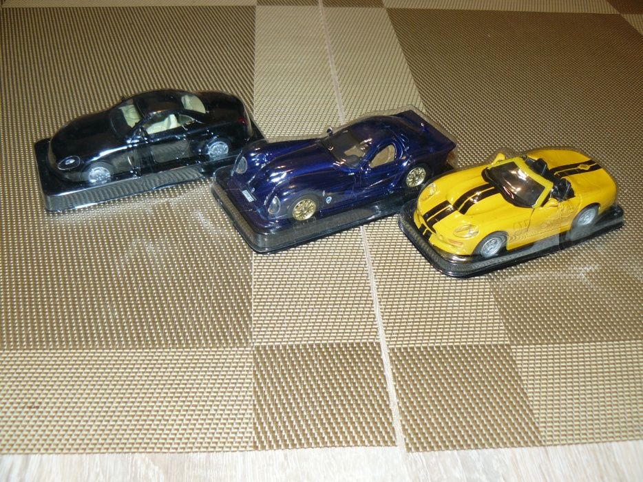 Machete De Colectie Auto Modele Sport De La "AMERCOM" Scara 1:43,Noi