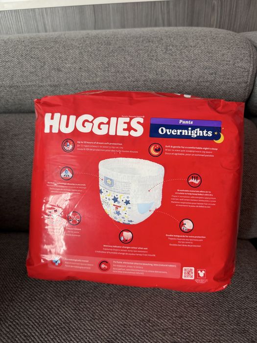 Памперси Huggies