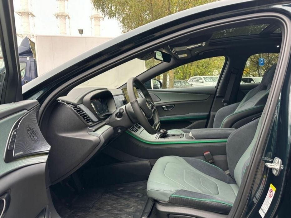 BYD HAN Business class sedan: Premium transfers, excursions and travel