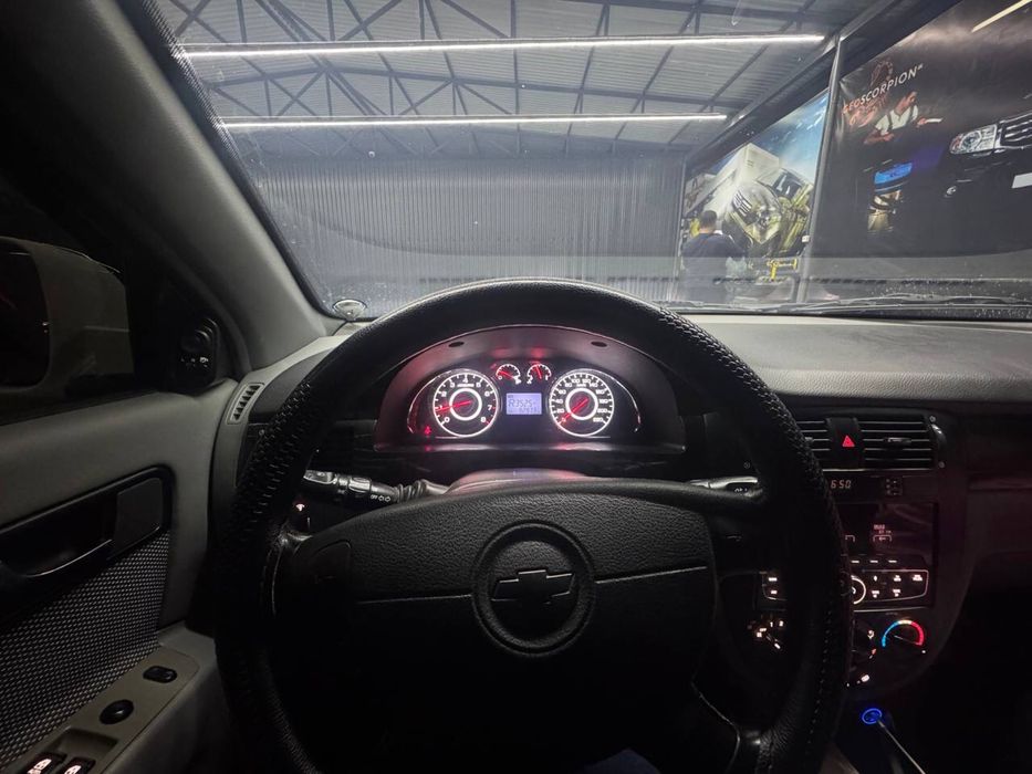 Gentra 1.5 holati zo’r kraska tozza. Bir qul minilgan