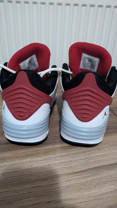 Jordan max aura 5 38