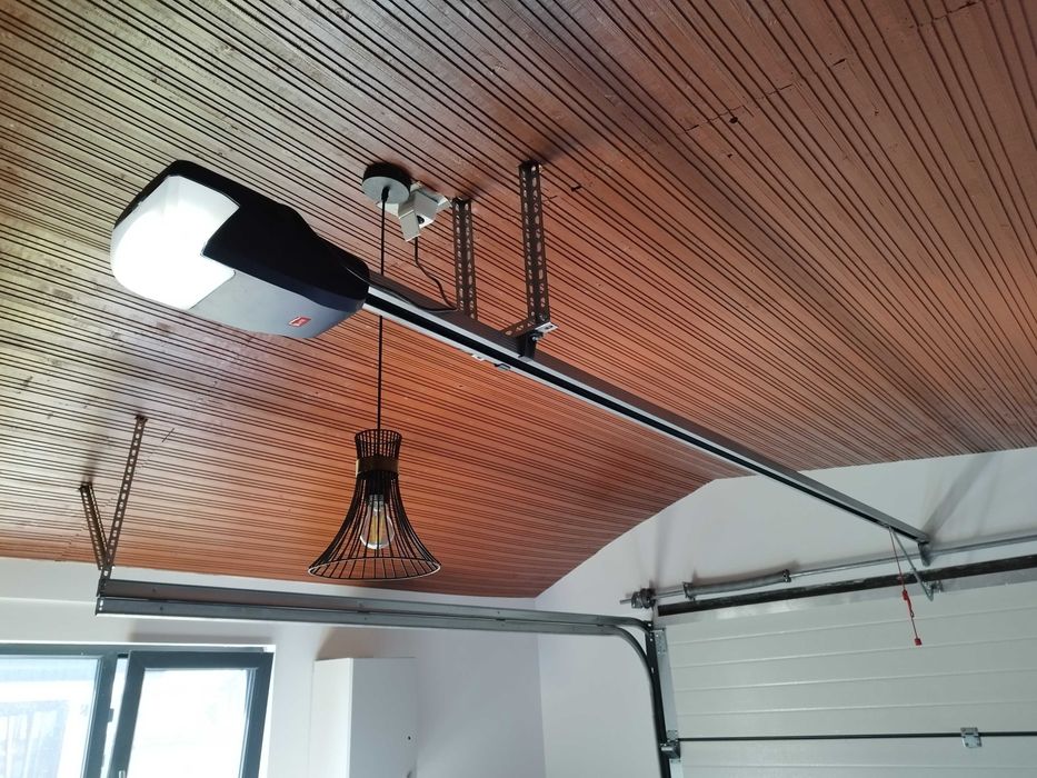 Usa de garaj automata Iasi