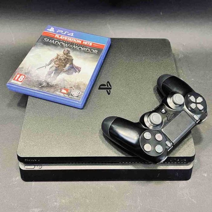 Конзола SONY - PS4 SLIM с 1бр. джойстик и 1бр. игра