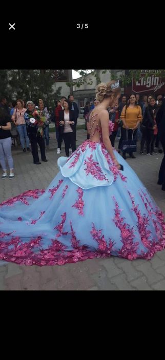 Бална рокля с обръч