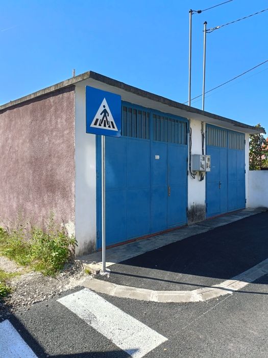 Vând garaj situat în Hunedoara