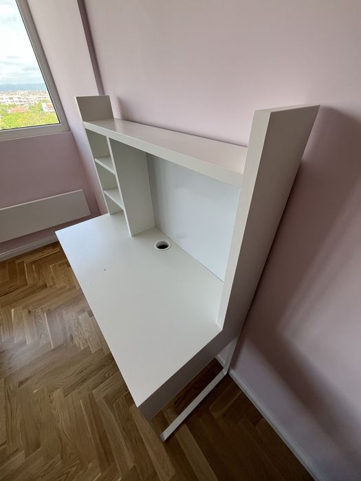 Бюро IKEA – използвано, запазено състояние