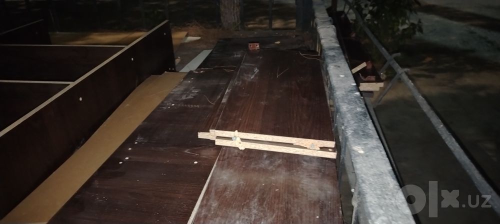 Продаются стеллажи от разборного шкафа, полкицена другая
