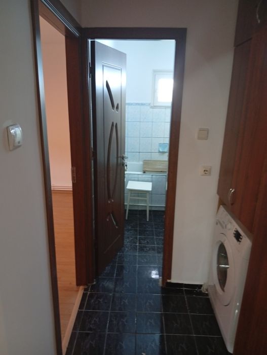 Vând ap.2 cam semi decomandat Unirii Sud