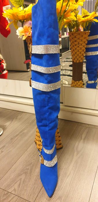 Vand cizme albastre peste genunchi cu toc