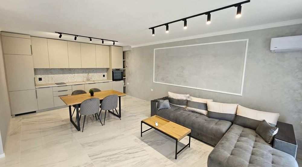 Дава се под наем Двустаен апартамент в Пловдив, Христо Смирненски - 85 кв.м за 750 € - Снимка #1