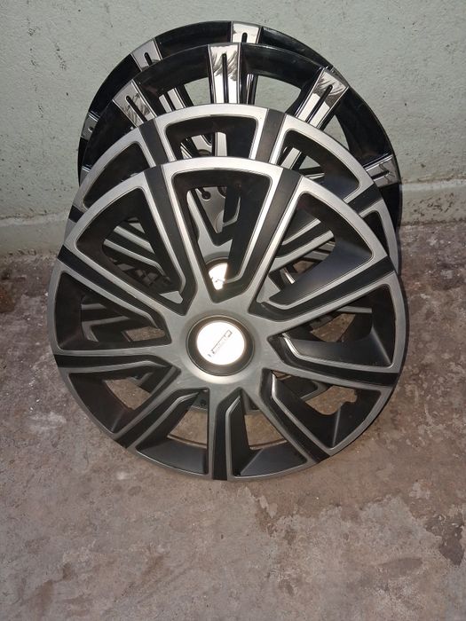 Set 4 Capace pe 15