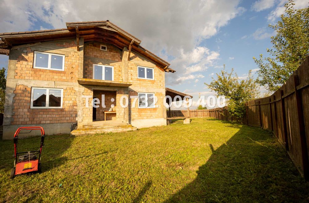 Casă la roșu P+M, 219 mp + Anexă, Teren 475 mp, Deschidere 40m, Hălchiu