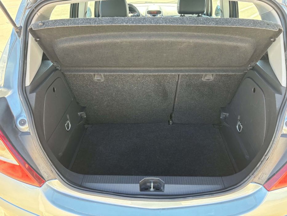 Vând Opel Corsa D