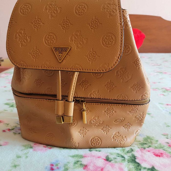 Guess Helaina чисто нова раница