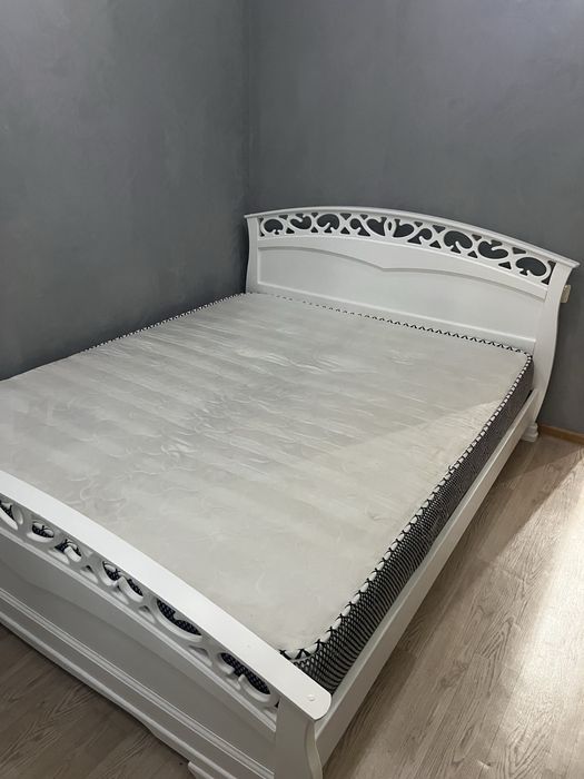 Продам кровать в отличном  состоянии