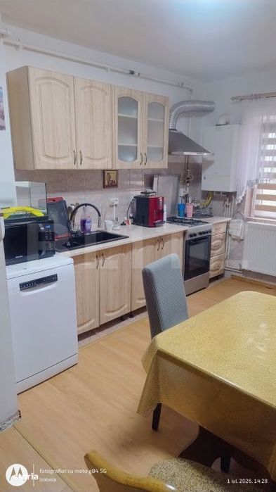 Apartament decomandat cu 3 camere, 67 mp, 2 bai si 2 balcoane inchise