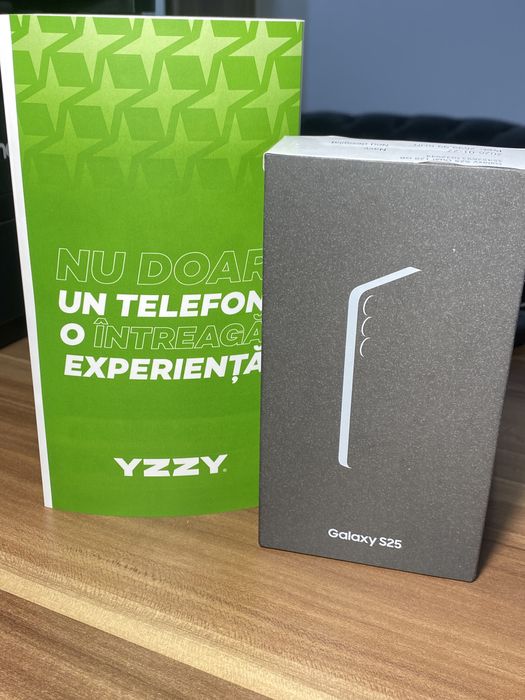 Samsung Galaxy s25• 128 GB •Navy / Icy Blue