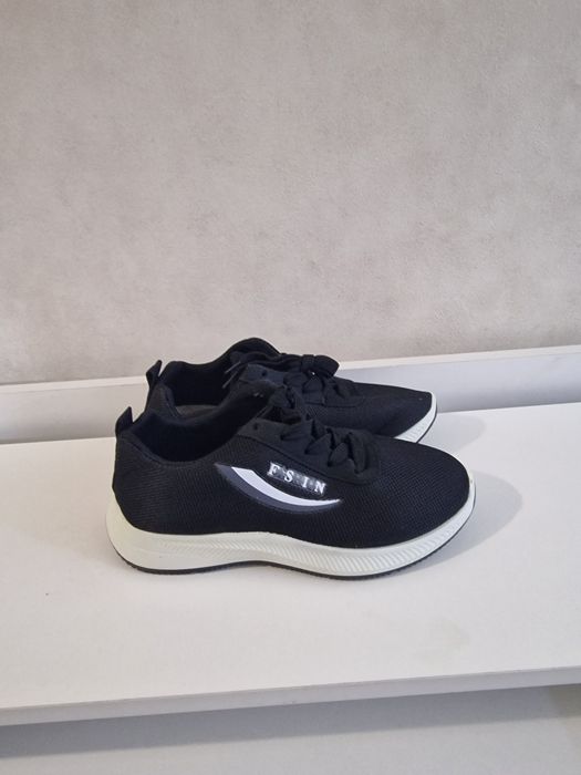 Мужские  кроссовки