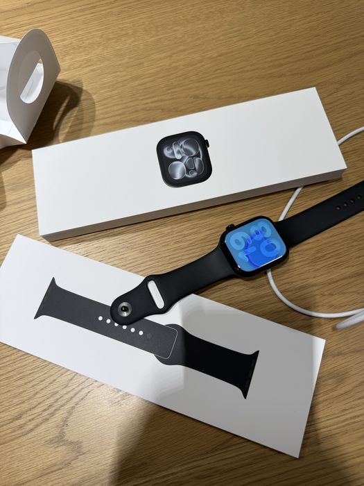 Apple Watch Series 11 / 46 MM / 100% baterie / Toate accesoriile