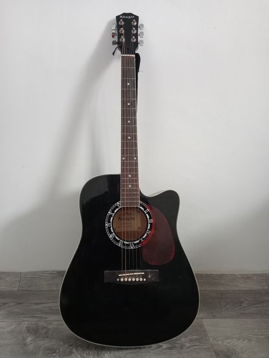 Продам акустическую гитару Agasio.