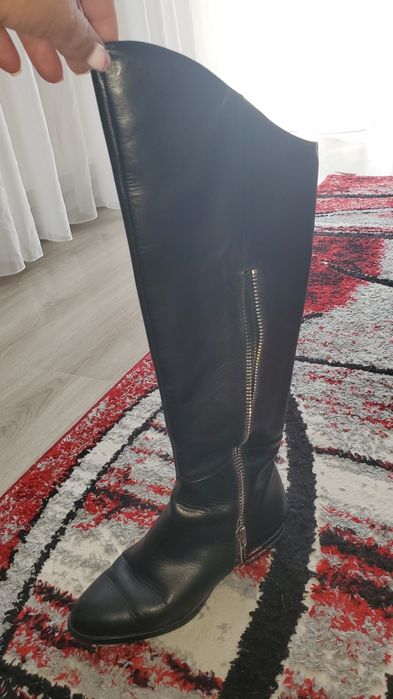 Cizme DKNY in stare buna