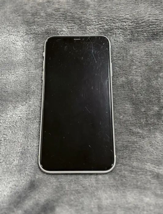 Продам айфон 11 128гб