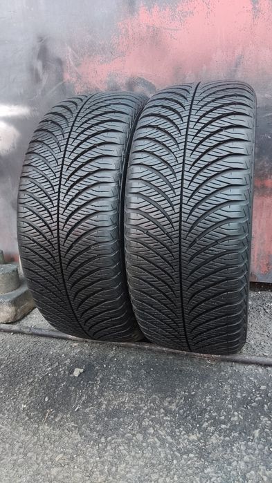 2бр. всесезонни гуми 195/50/15 GoodYear Vector 4 Season 
dot23
8mm
Мно