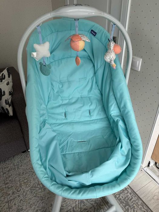 продам кроватку, стульчик 3 в 1