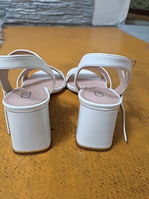 Босоножки 39 размер