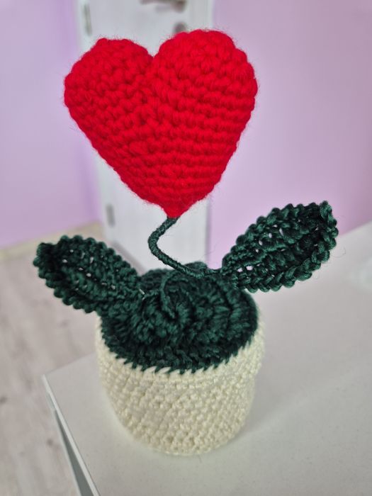 Плетени на една кука цветя