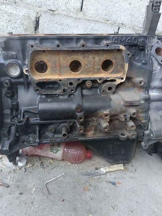 Продам двигатель 4М40